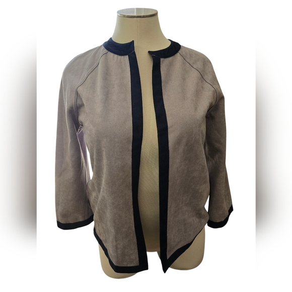 Charan Reversible Jacket - Picture 4 of 9